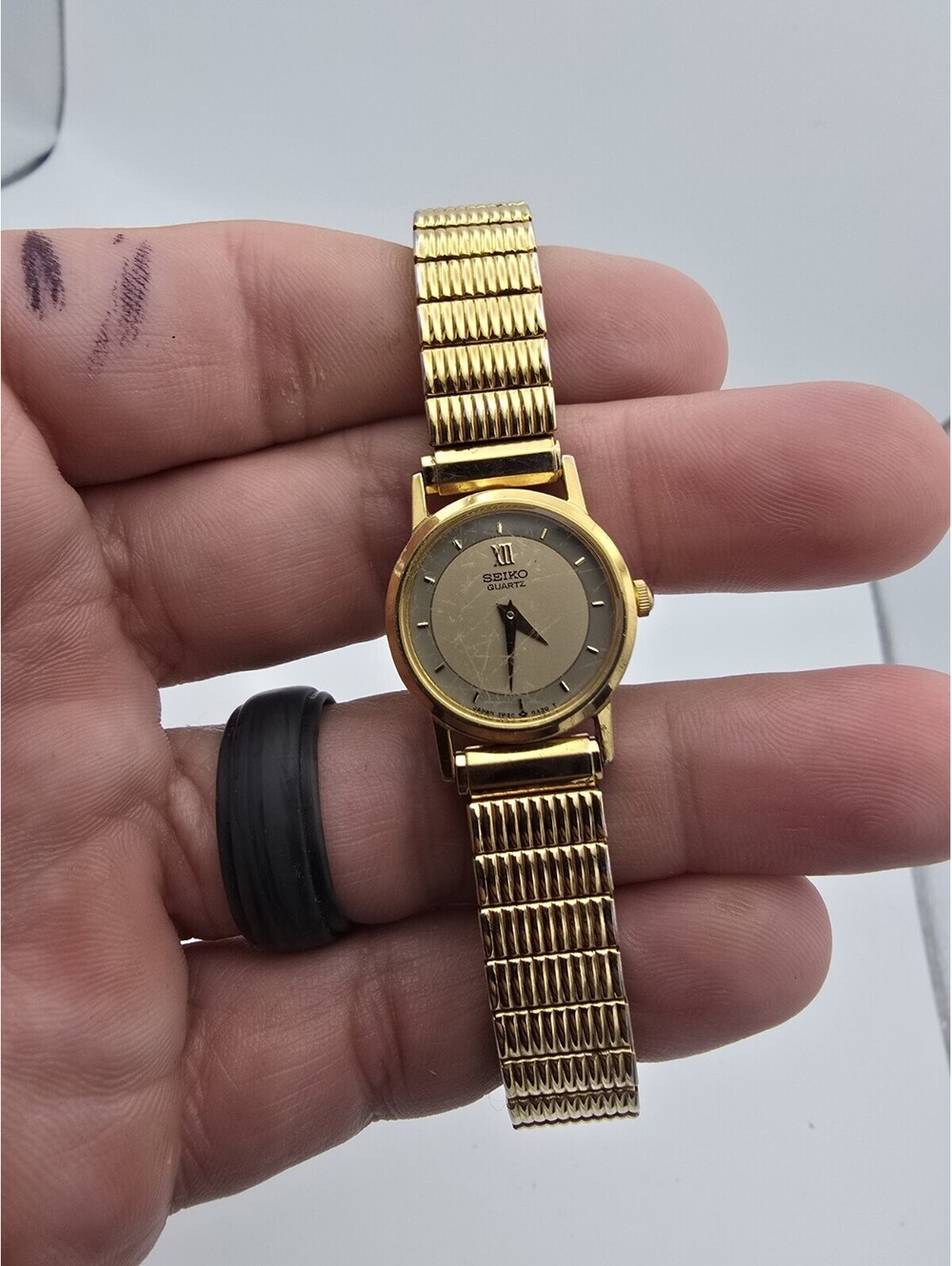 Seiko Vintage Women's 20mm Gold Tone Seiko Watch, 2P20-0A30 Stretch Band
